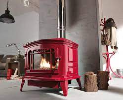 Купить Печь-камин Invicta Bradford красная эмаль в интерьере чугунная в Гродно в Гродно