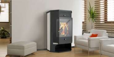 Стальной недорогой камин с дровницей Теплодар Румба фото в интерьере в Гродно