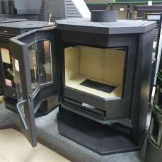 Стальной камин с шамотом Бавария панорама призма с плитой в интерьере фото в Гродно