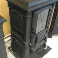 Печь-камин чугунный FireWay Bruno в интерьере чёрный Амазонка бай фото в Гродно