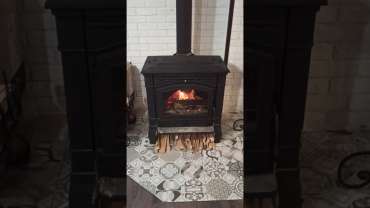 Печь-камин чугунный FireWay Gunter в интерьере чёрный Амазонка бай фото в Гродно