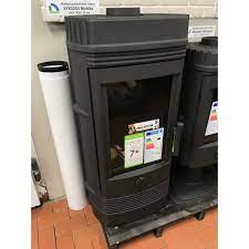 Печь-камин Invicta Gomont в интерьере Амазонка бай фото в Гродно