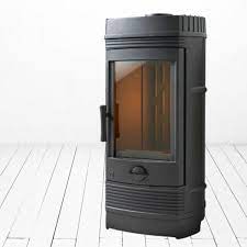 Печь-камин чугунный Invicta Gomont в интерьере Амазонка бай фото в Гродно