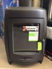 Печь-камин чугунный Invicta La Borne 2 в интерьере Амазонка бай фото в Гродно