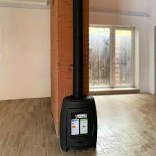 Печь-камин чугунный Invicta La Borne 2 в интерьере Амазонка бай фото в Гродно