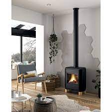 Печь-камин чугунный Invicta Carolo в интерьере Амазонка бай фото  в Гродно