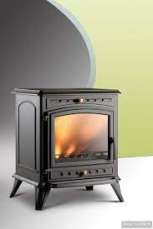 Печь-камин чугунный Invicta Altea в интерьере Амазонка бай фото в Гродно
