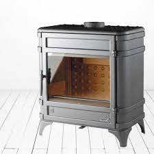 Печь-камин чугунный Invicta Siam в интерьере Амазонка бай фото в Гродно