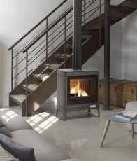 Печь-камин чугунный Invicta Kazan в интерьере Амазонка бай фото в Гродно