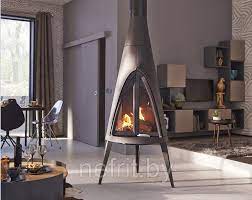 Печь-камин чугунный Invicta Pow-Wow в интерьере Амазонка бай фото в Гродно